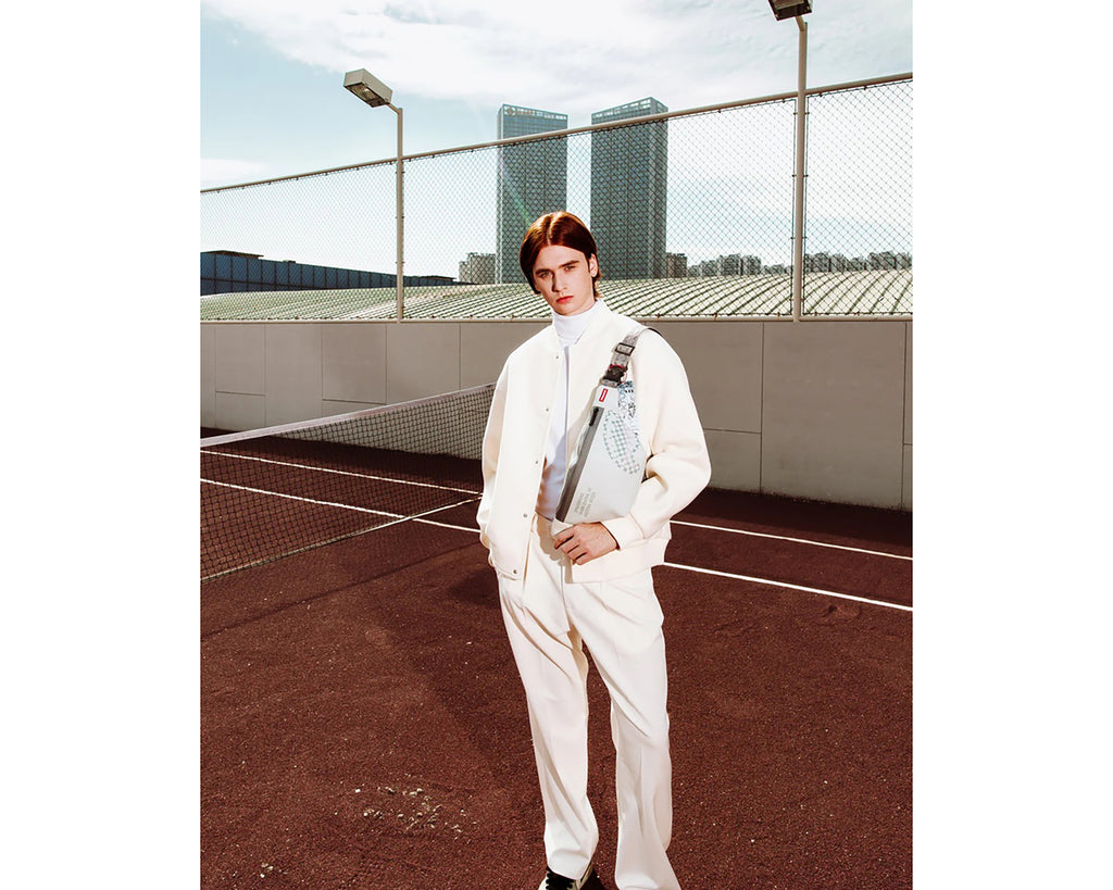 Shark Central Dynamic Savvy Crossbody