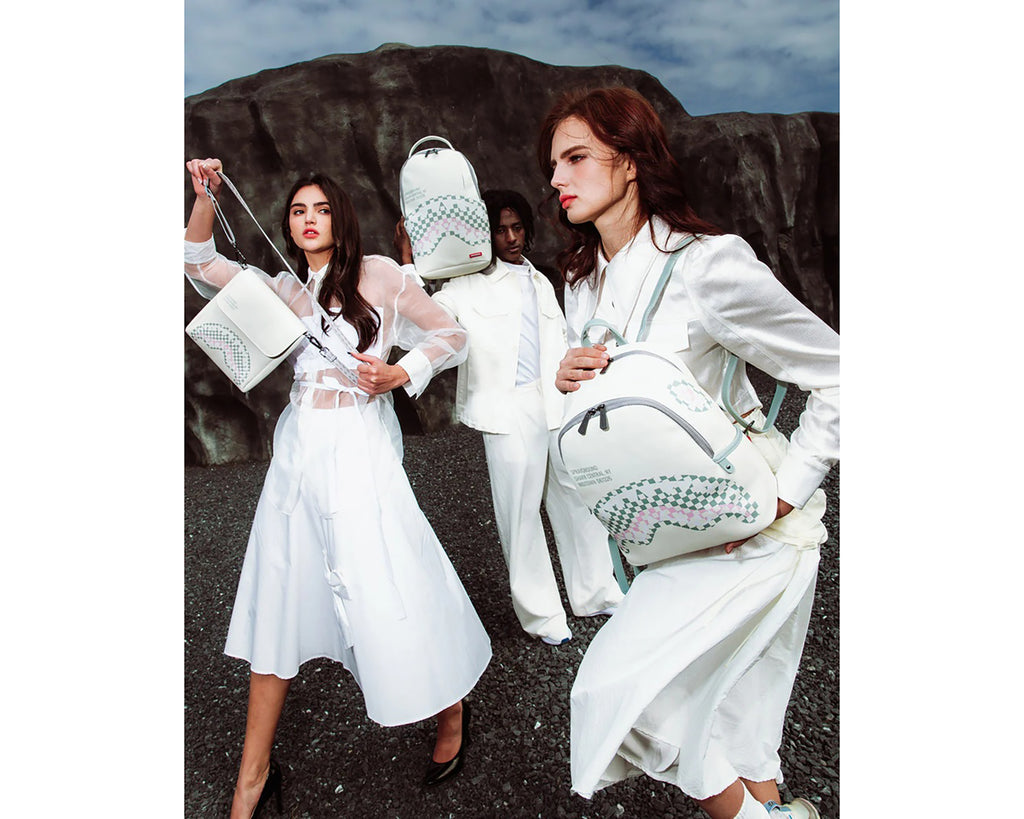 Shark Central Dynamic Savvy Crossbody