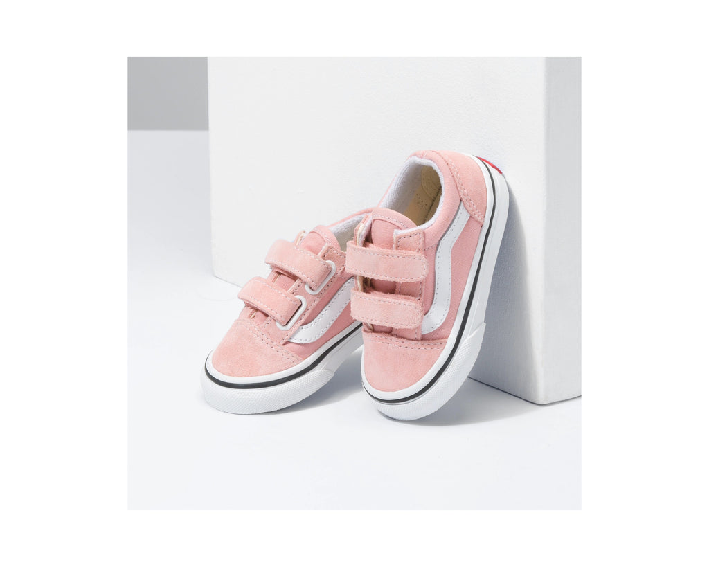 POWDER PINK TRUE WHITE